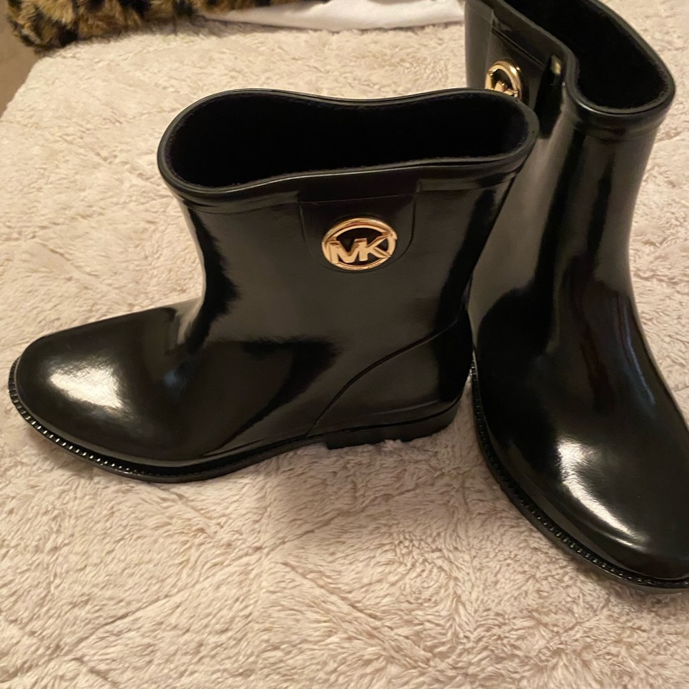 Short Black Rubber Michael Kors Boots